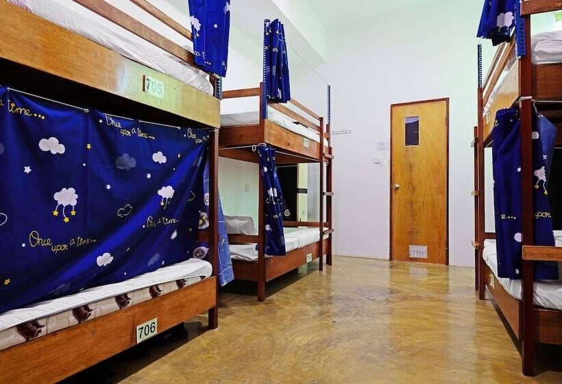 فندق Spot On 89805 The Traveler Home