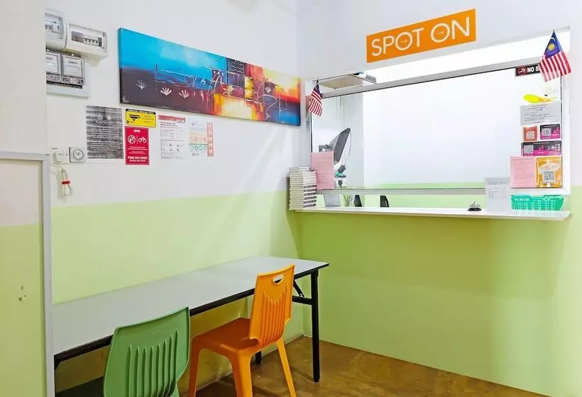 Hotelli Spot On 89805 The Traveler Home