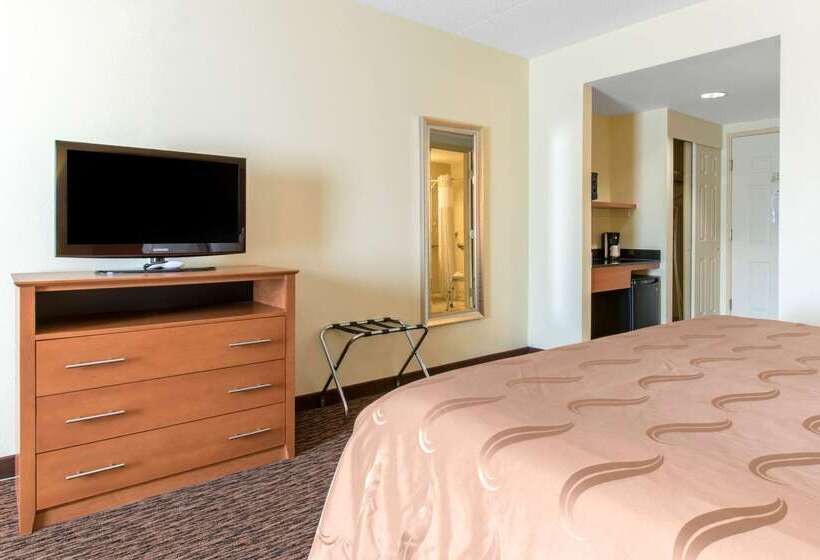 Clarion Hotel & Suites University Shippensburg