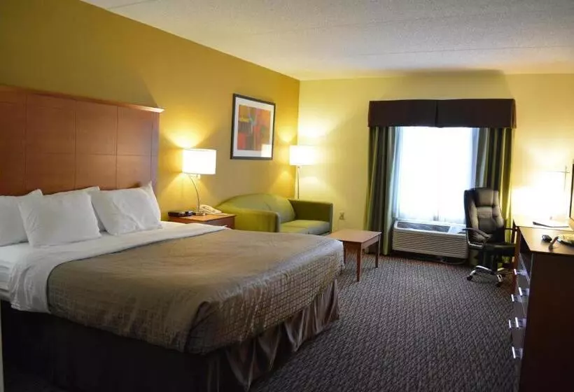 Clarion Hotel & Suites University Shippensburg