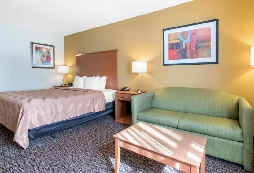 Clarion Hotel & Suites University Shippensburg