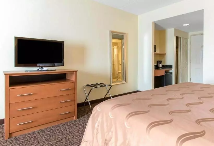 Clarion Hotel & Suites University Shippensburg