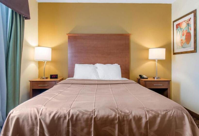 Clarion Hotel & Suites University Shippensburg