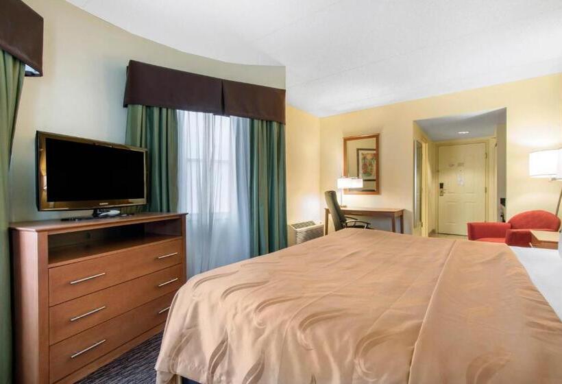 Clarion Hotel & Suites University Shippensburg