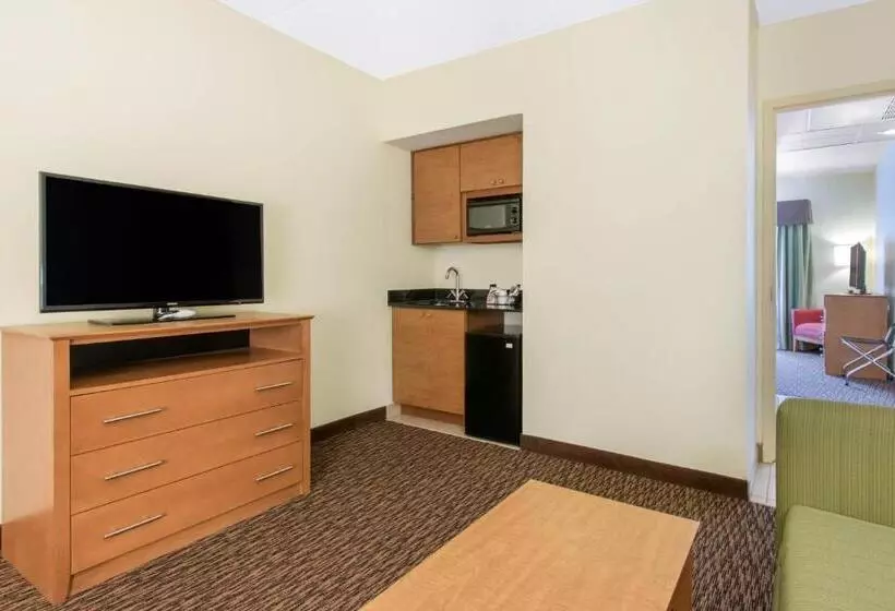 Clarion Hotel & Suites University Shippensburg