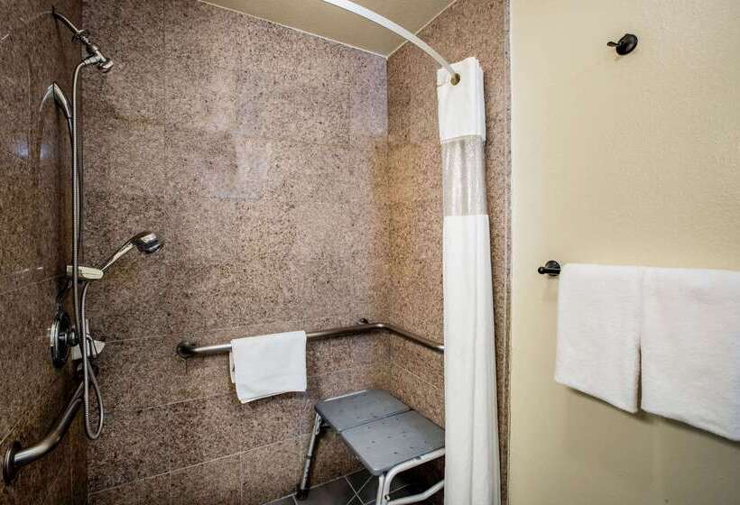 هتل Days Inn By Wyndham Monterey Downtown