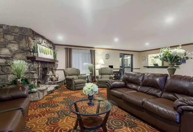 酒店 Days Inn & Suites By Wyndham Kaukauna Wi