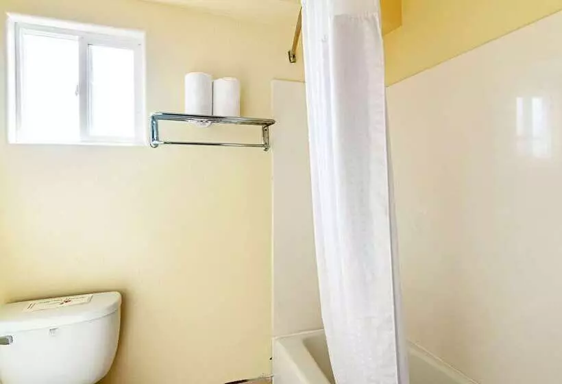 Отель Econo Lodge Long Beach I 405