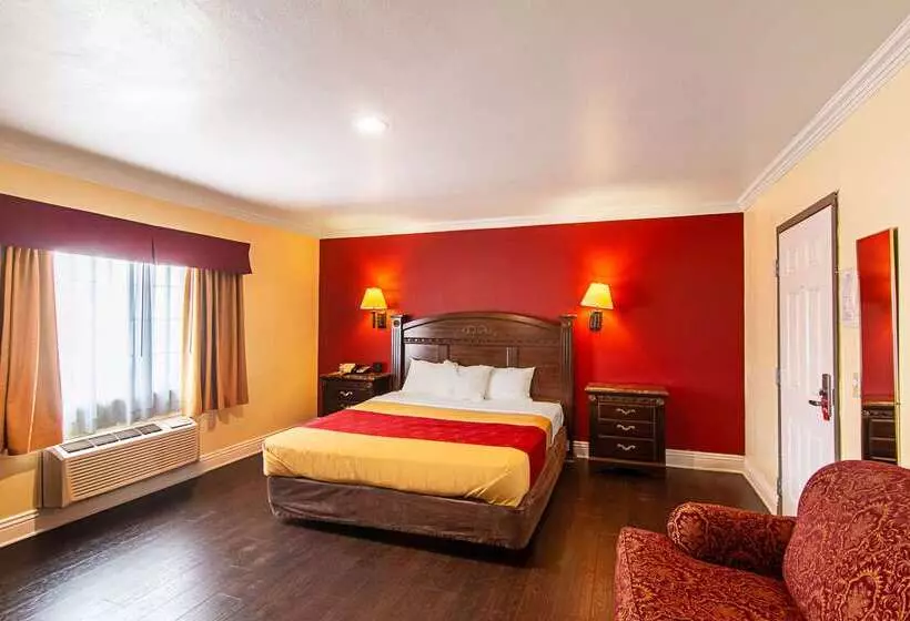 Отель Econo Lodge Long Beach I 405