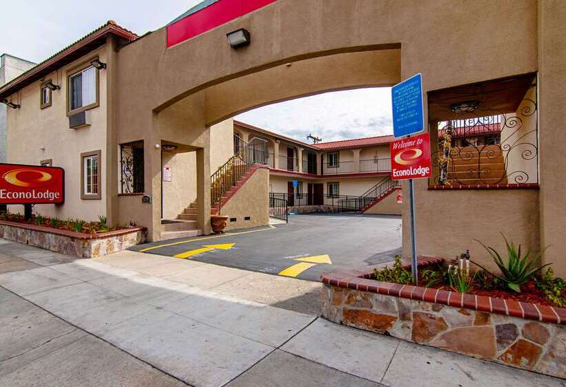 בית מלון כפרי Econo Lodge Long Beach I 405