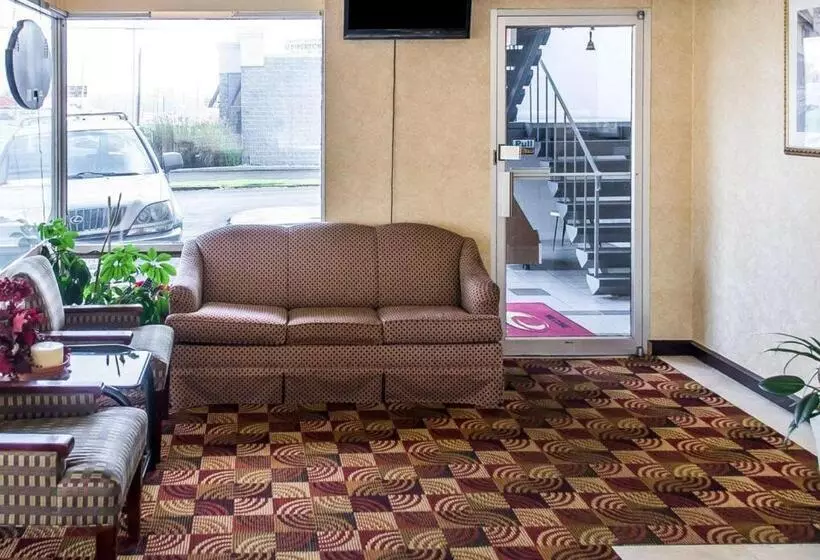 فندق Economy Inn & Suites