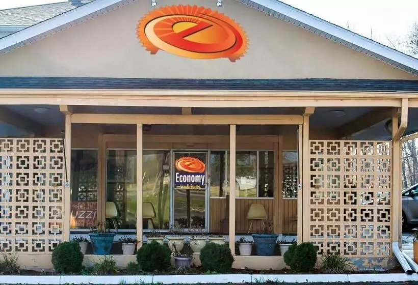 فندق Economy Inn & Suites