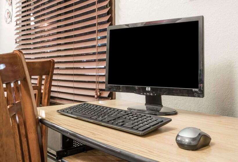 Отель Knights Inn Litchfield