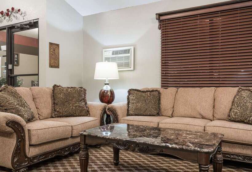 Отель Knights Inn Litchfield