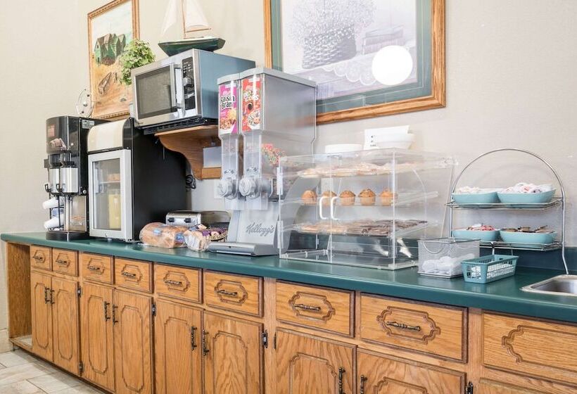 Отель Knights Inn Litchfield