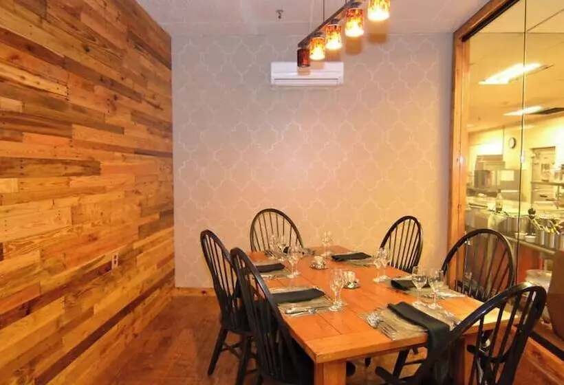 هتل Reading Vitality