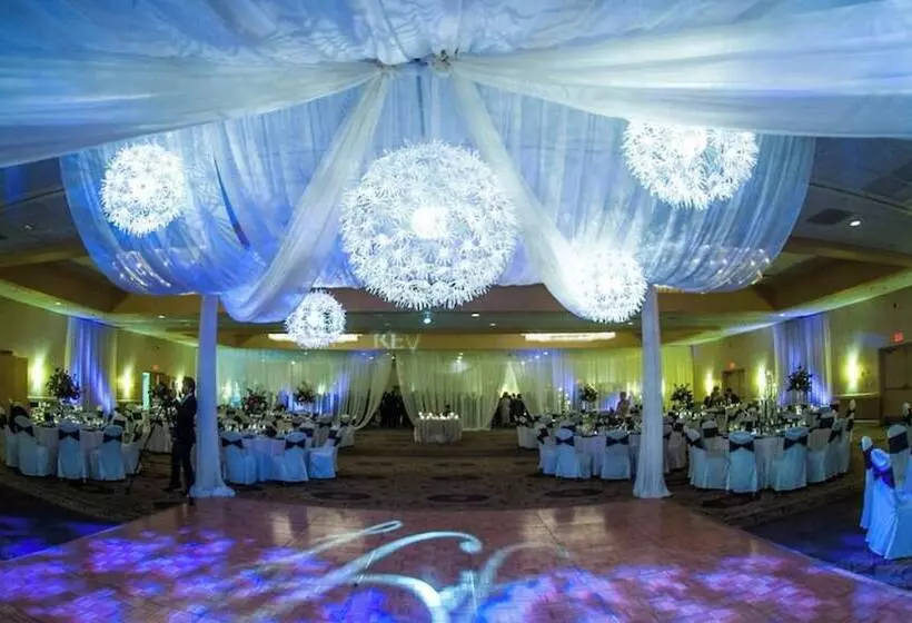 هتل Reading Vitality