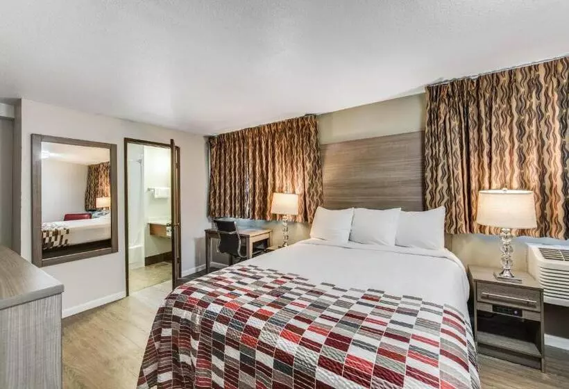 בית מלון כפרי Ramada By Wyndham Medford Airport North