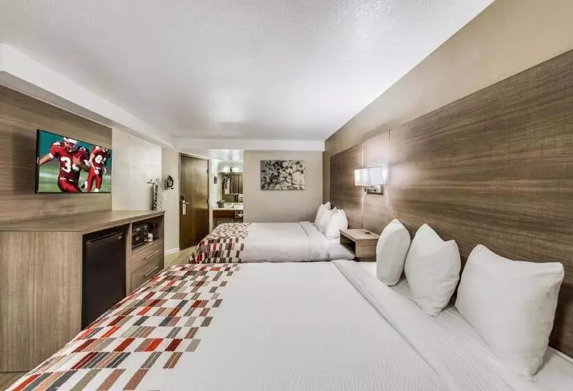 בית מלון כפרי Ramada By Wyndham Medford Airport North