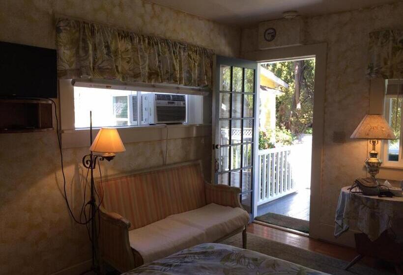 酒店 Secret Garden Inn & Cottages