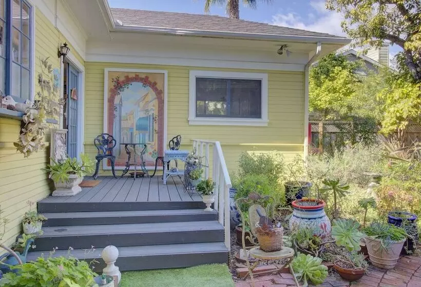 فندق Secret Garden Inn & Cottages