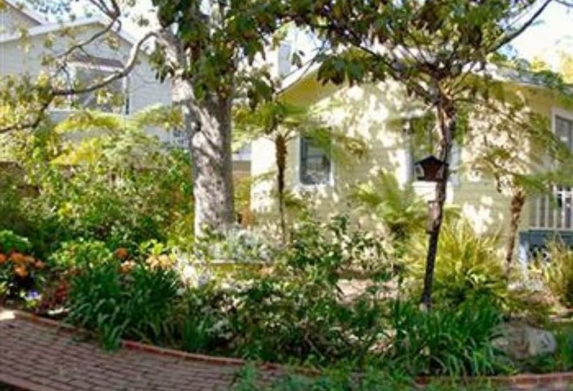 酒店 Secret Garden Inn & Cottages