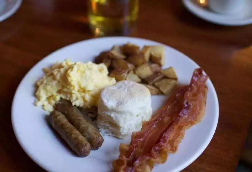 Отель Shaker Village Of Pleasant Hill