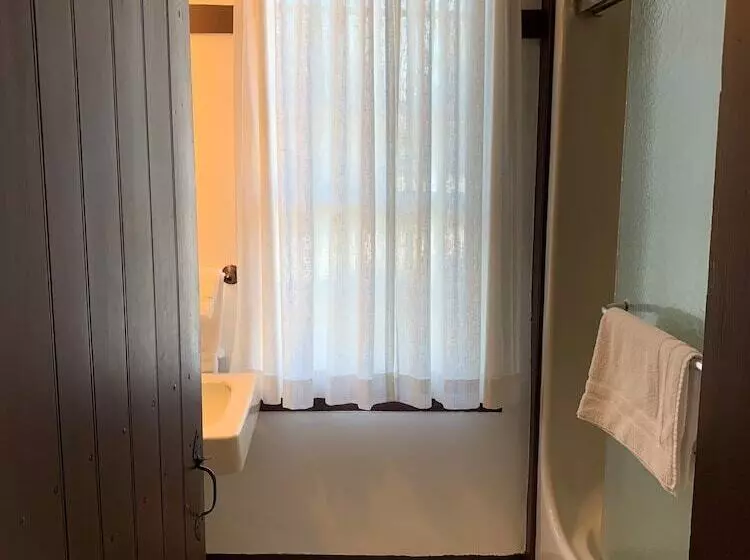 Отель Shaker Village Of Pleasant Hill