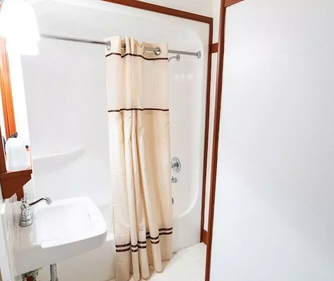 Отель Shaker Village Of Pleasant Hill