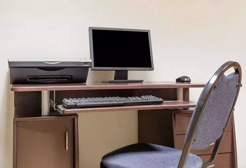 فندق Super 8 By Wyndham Lavonia