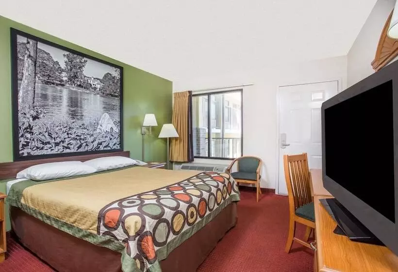 فندق Super 8 By Wyndham Lavonia