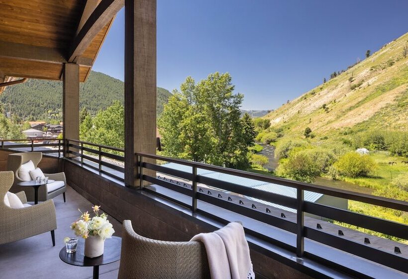 هتل The Rusty Parrot Lodge And Spa