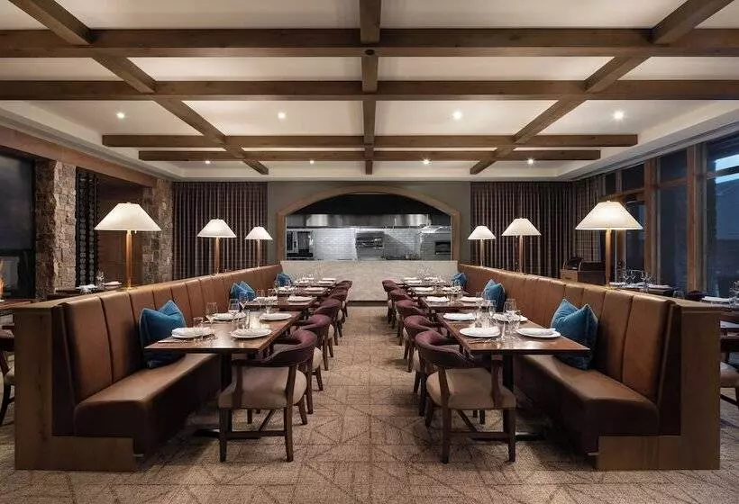 Отель The Rusty Parrot Lodge And Spa