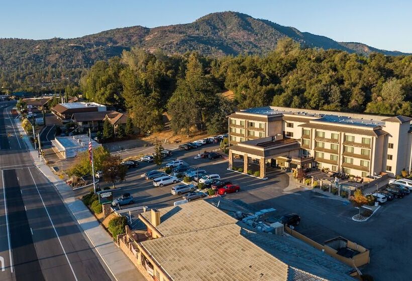 Yosemite Southgate Hotel & Suites