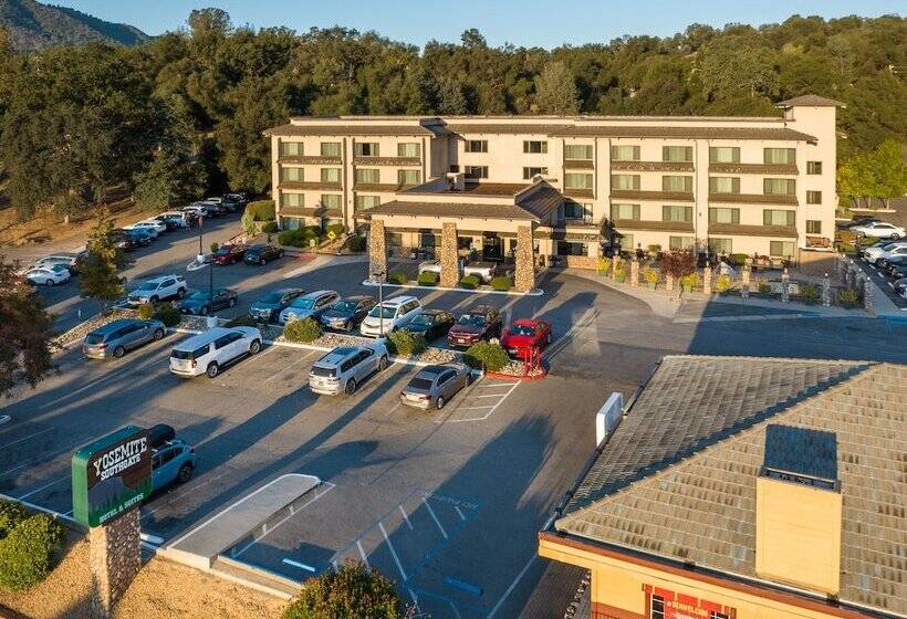 Yosemite Southgate Hotel & Suites