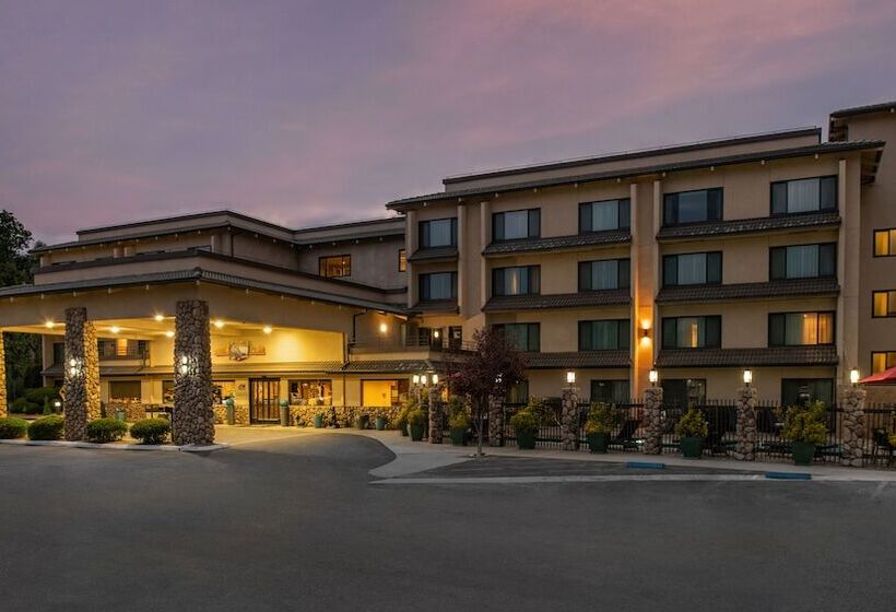 Yosemite Southgate Hotel & Suites