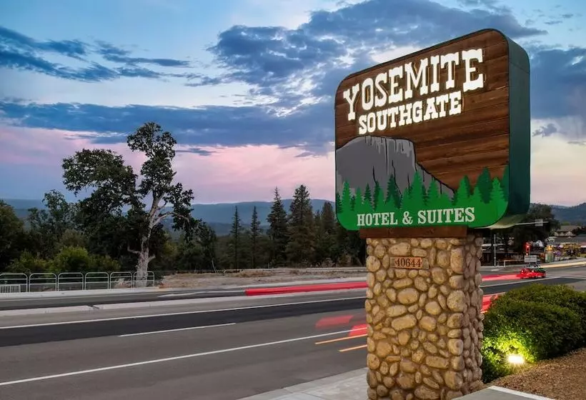 Yosemite Southgate Hotel & Suites