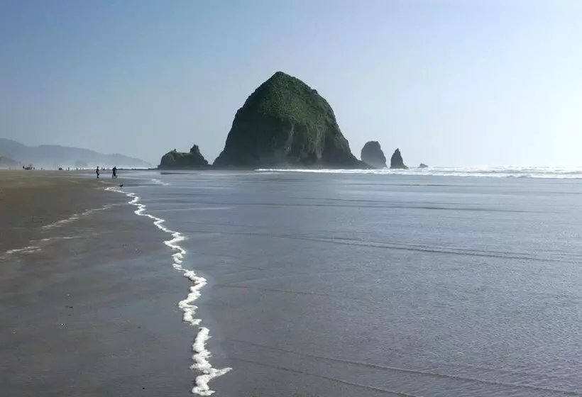 モーテル Schooner S Cove Inn