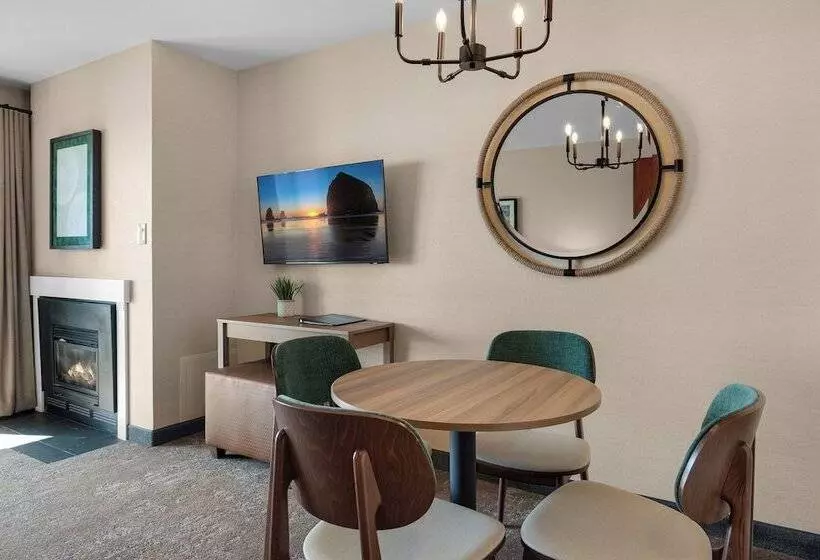 モーテル Schooner S Cove Inn