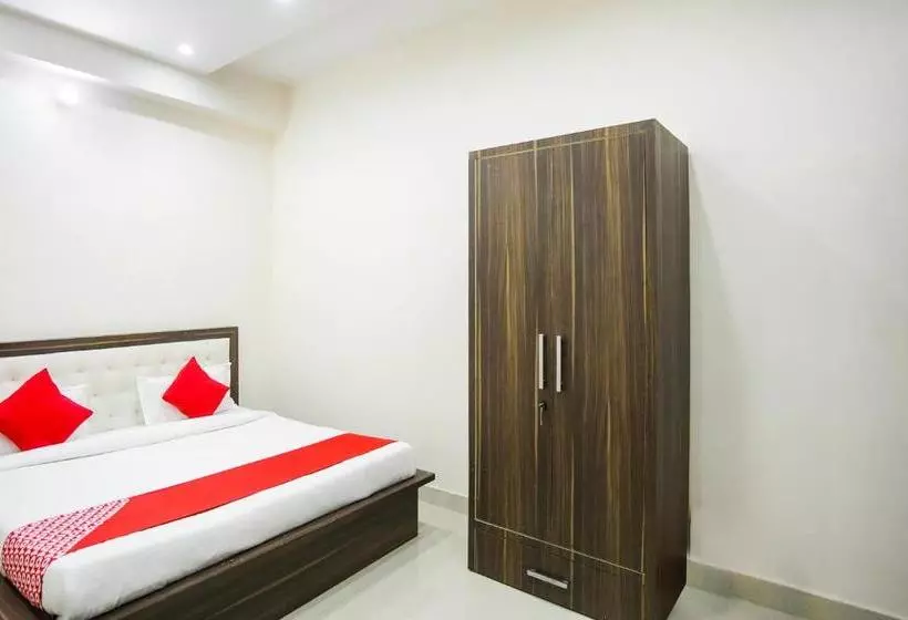 Hotelli Oyo 67910  Imperial