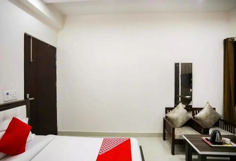 Hotelli Oyo 67910  Imperial