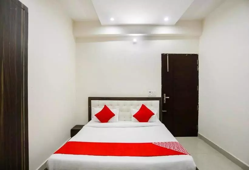 Hotelli Oyo 67910  Imperial