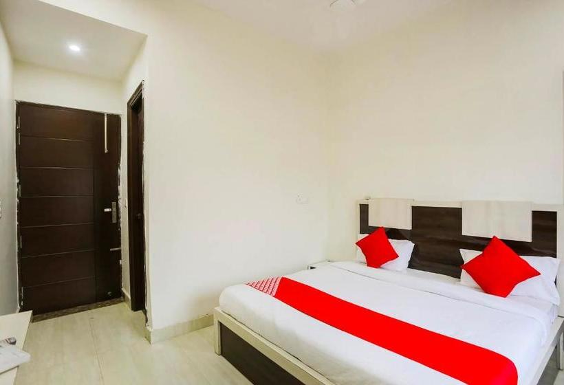 Hotel Oyo 67910  Imperial