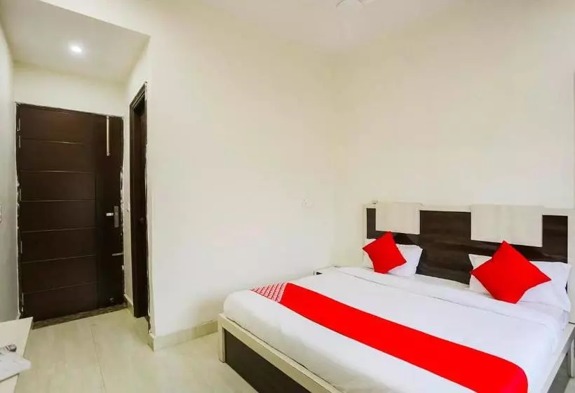 Hotelli Oyo 67910  Imperial