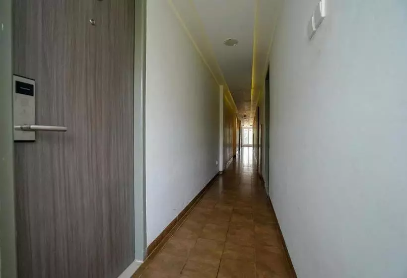 Hotelli Oyo 1727 929