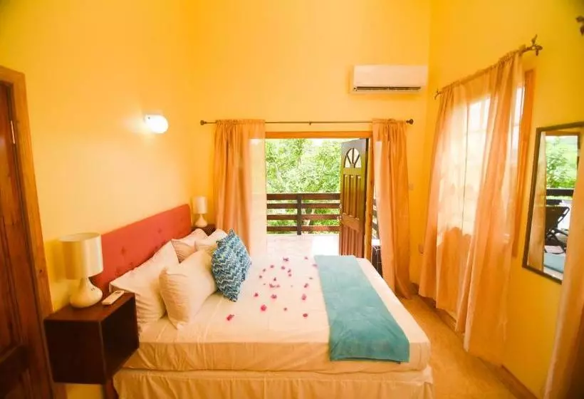 هتل Spice Bay Suites