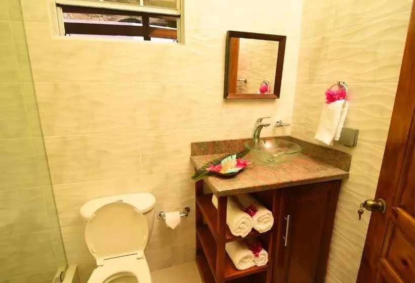 هتل Spice Bay Suites