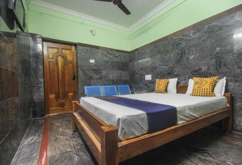 호텔 Spot On 65272 Ganapathy Lodge