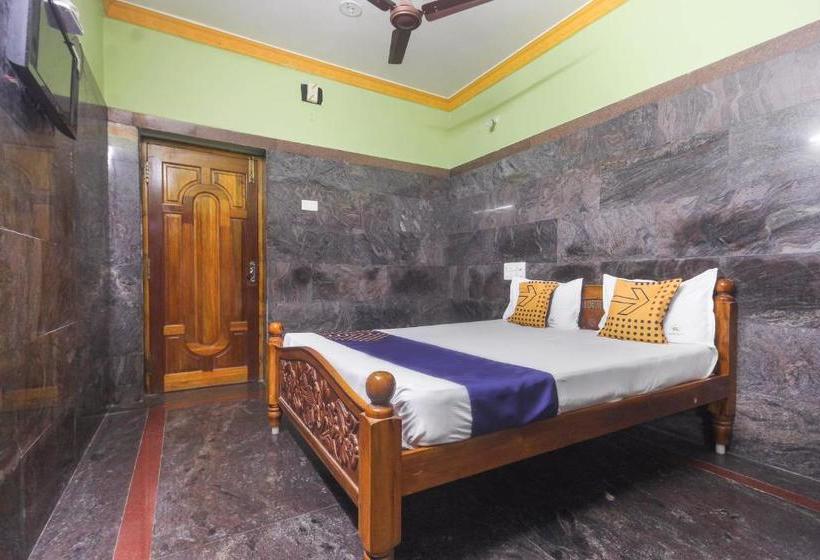 호텔 Spot On 65272 Ganapathy Lodge