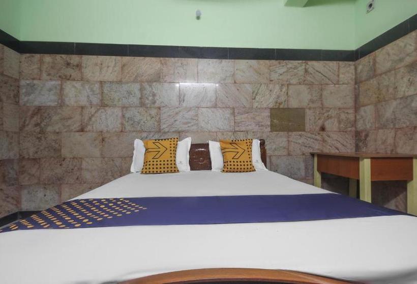 호텔 Spot On 65272 Ganapathy Lodge